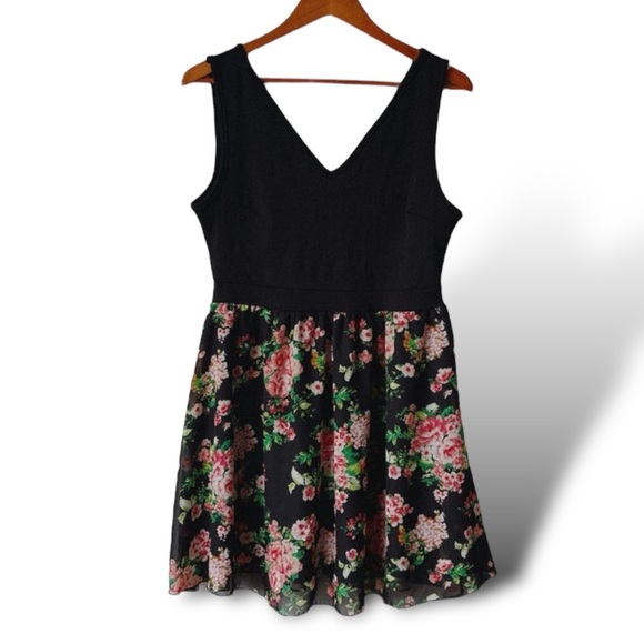 Vibe Sportswear Women's XL Black Floral Sleeveless A-Line Dress - Picture 1 of 5